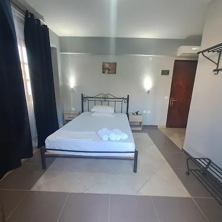 Alexandros منزل ريفي أفيتوس